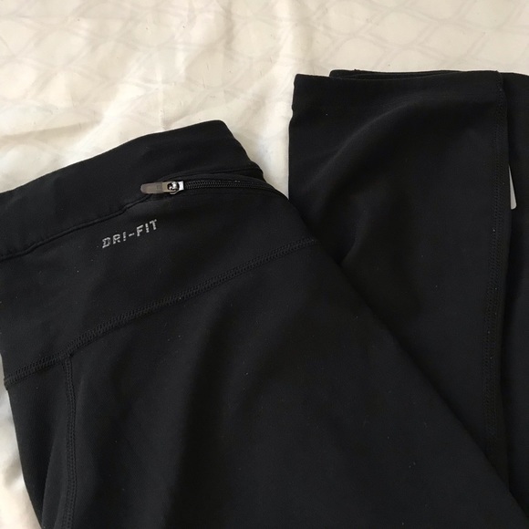 nike crop leggings - Picture 5 of 6